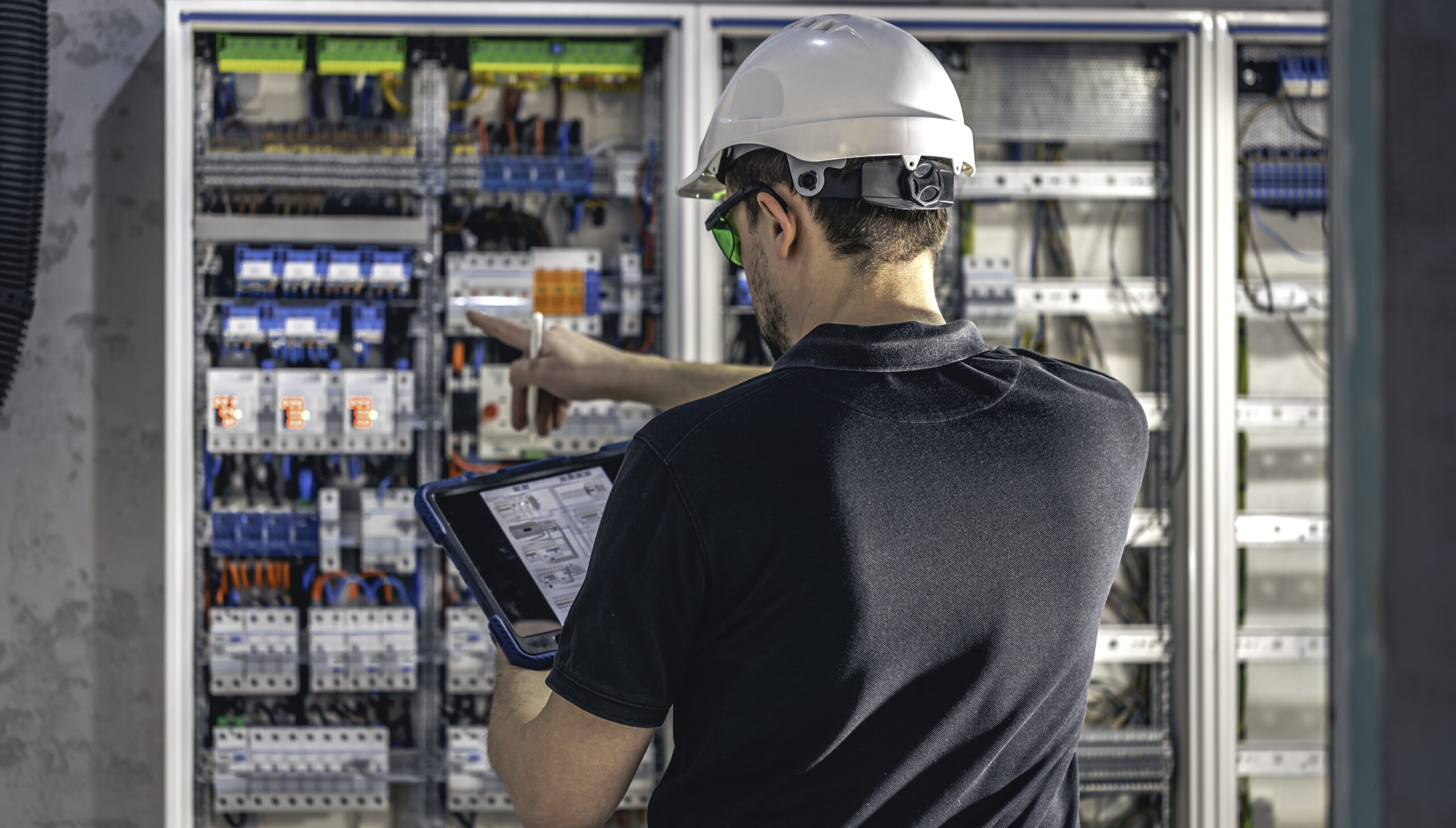 What Does an Industrial Electrician Do? | PERL Electrical